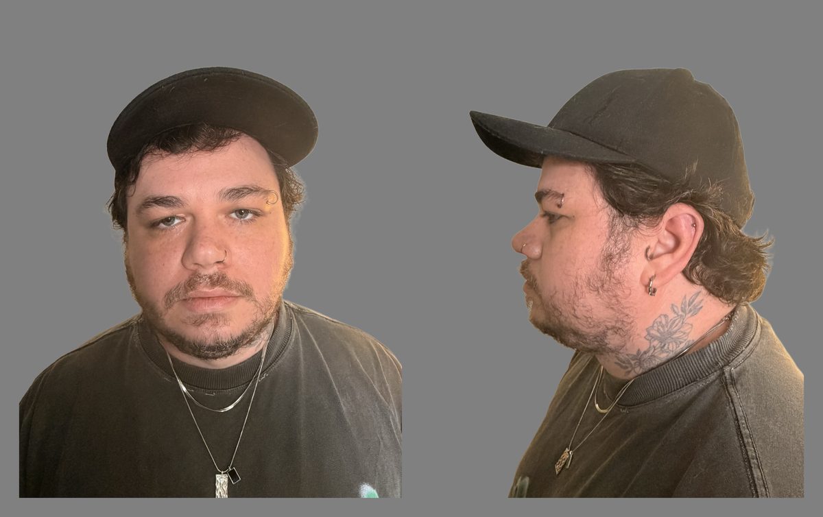 Character sheet de João Felipe: rosto de frente e de perfil